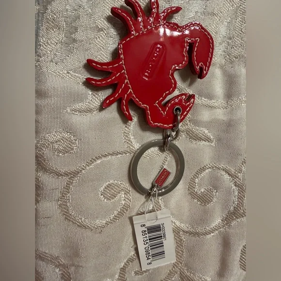 NWT Coach Red Patent leather collectible Crab Keyring bag charm - Picture 2 of 2
